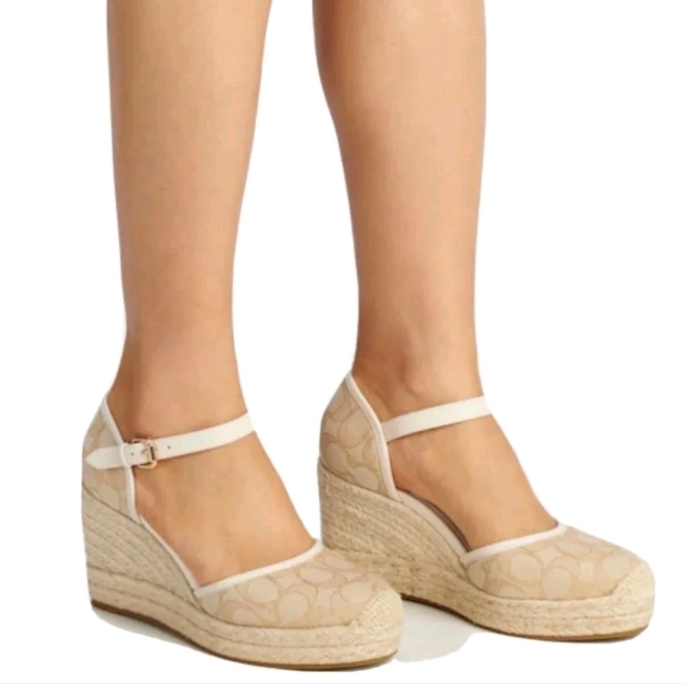 Authentic COACH Raine Sig Espadrille/Wedge size 8.5
